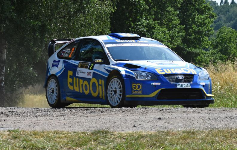 Pech s Uhlem a fordem WRC