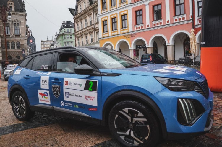 Své místo mají ve startovním poli i elektromobily